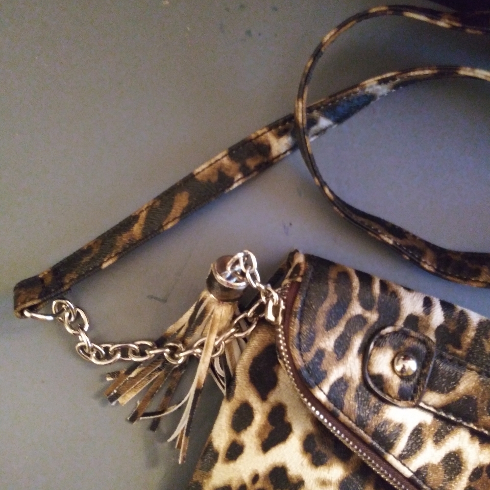 Leopard Clutch Bag - Picture 5 of 8